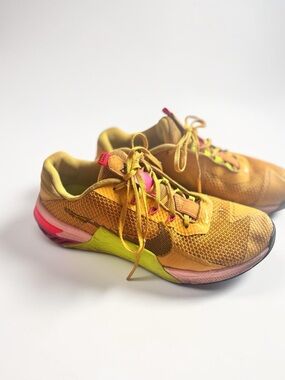 Nike Metcon Training Shoes Yellow Pink Size 11 Mens Gym Workout